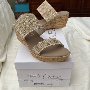 Finest by Onex tan and gold cork wedges